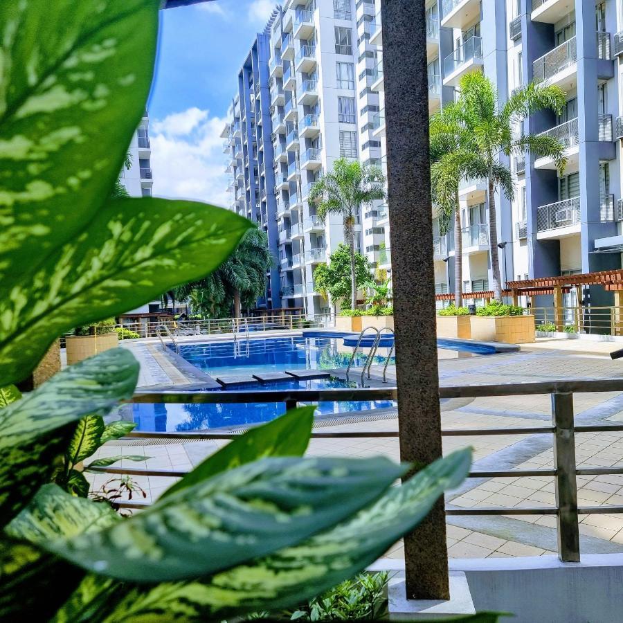 One Palm Tree Villas Condo Across Naia Terminal 3 Manila Exterior foto