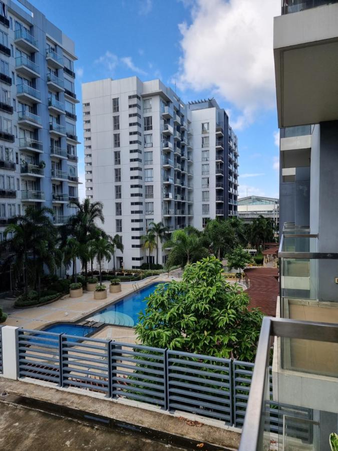 One Palm Tree Villas Condo Across Naia Terminal 3 Manila Exterior foto