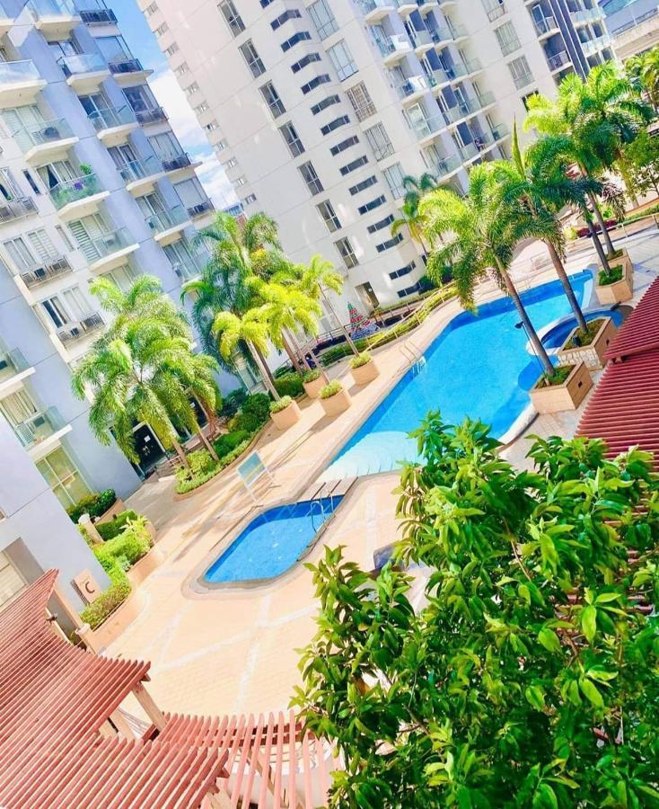 One Palm Tree Villas Condo Across Naia Terminal 3 Manila Exterior foto